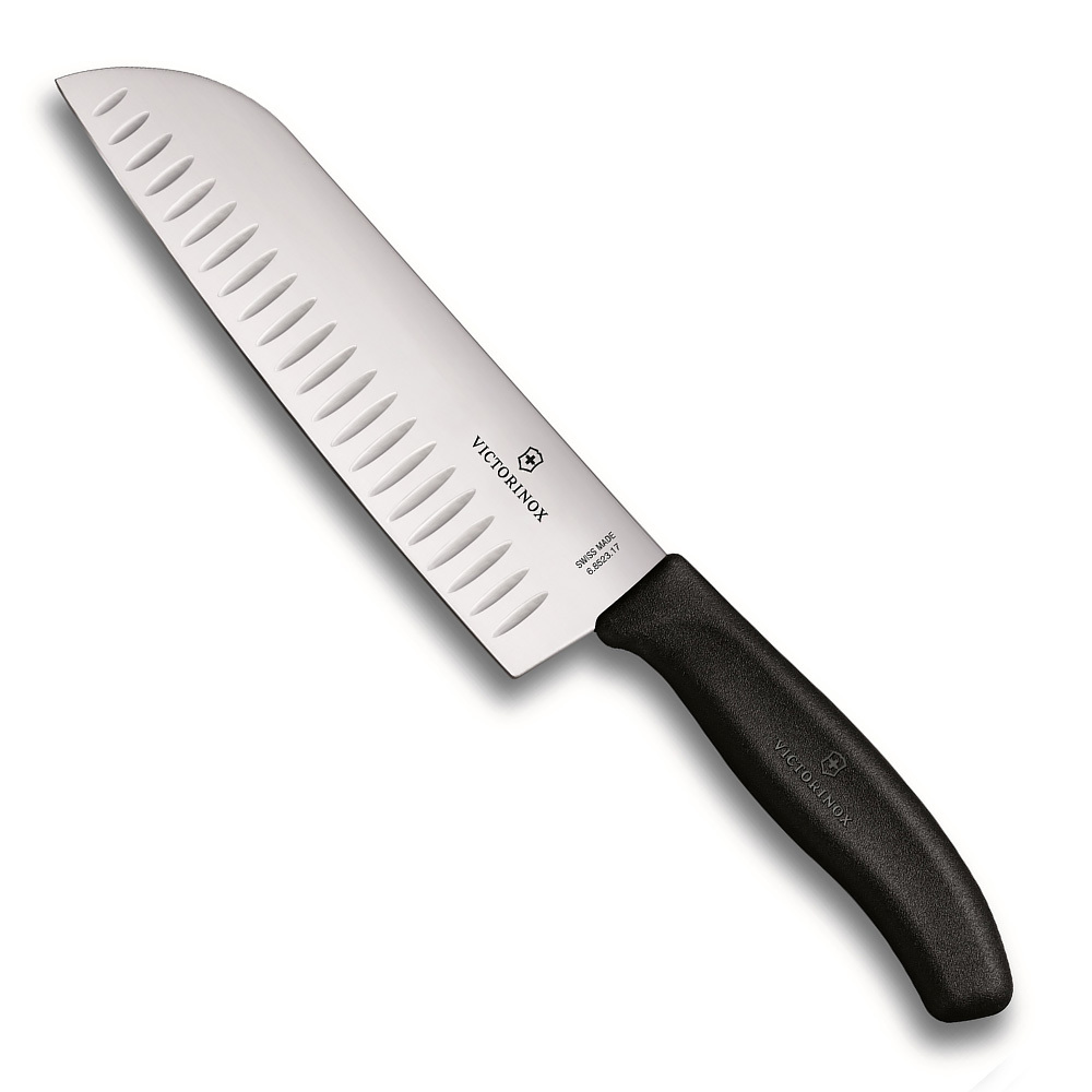 Нож Victorinox "Santoku", лезвие 17 см рифленое, черный, в картонном блистере Нож Victorinox "Santoku", лезвие 17 см рифленое, черный, в картонном блистере