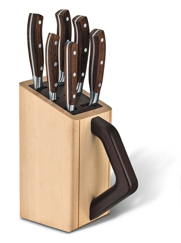 Набор из 6 кованых приборов VICTORINOX: нож для стейка, нож сантоку, разделочный нож, нож шеф-повара, нож для хлеба и ножницы, в подставке из древесины бука высотой 38,2 см Набор из 6 кованых приборов VICTORINOX: нож для стейка, нож сантоку, разделочный нож, нож шеф-повара, нож для хлеба и ножницы, в подставке из древесины бука высотой 38,2 см