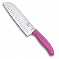 Нож Victorinox "Santoku", лезвие 17 см рифленое, розовый, в картонном блистере Нож Victorinox "Santoku", лезвие 17 см рифленое, розовый, в картонном блистере