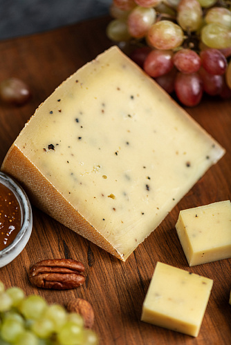 Ле Трюф Свисс п/твердый 51% жирности, 1.74кг (1/4 головы) Ле Трюф Свисс п/твердый 51% жирности, 1.74кг (1/4 головы)