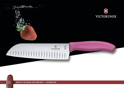 Нож Victorinox "Santoku", лезвие 17 см рифленое, розовый, в картонном блистере Нож Victorinox "Santoku", лезвие 17 см рифленое, розовый, в картонном блистере